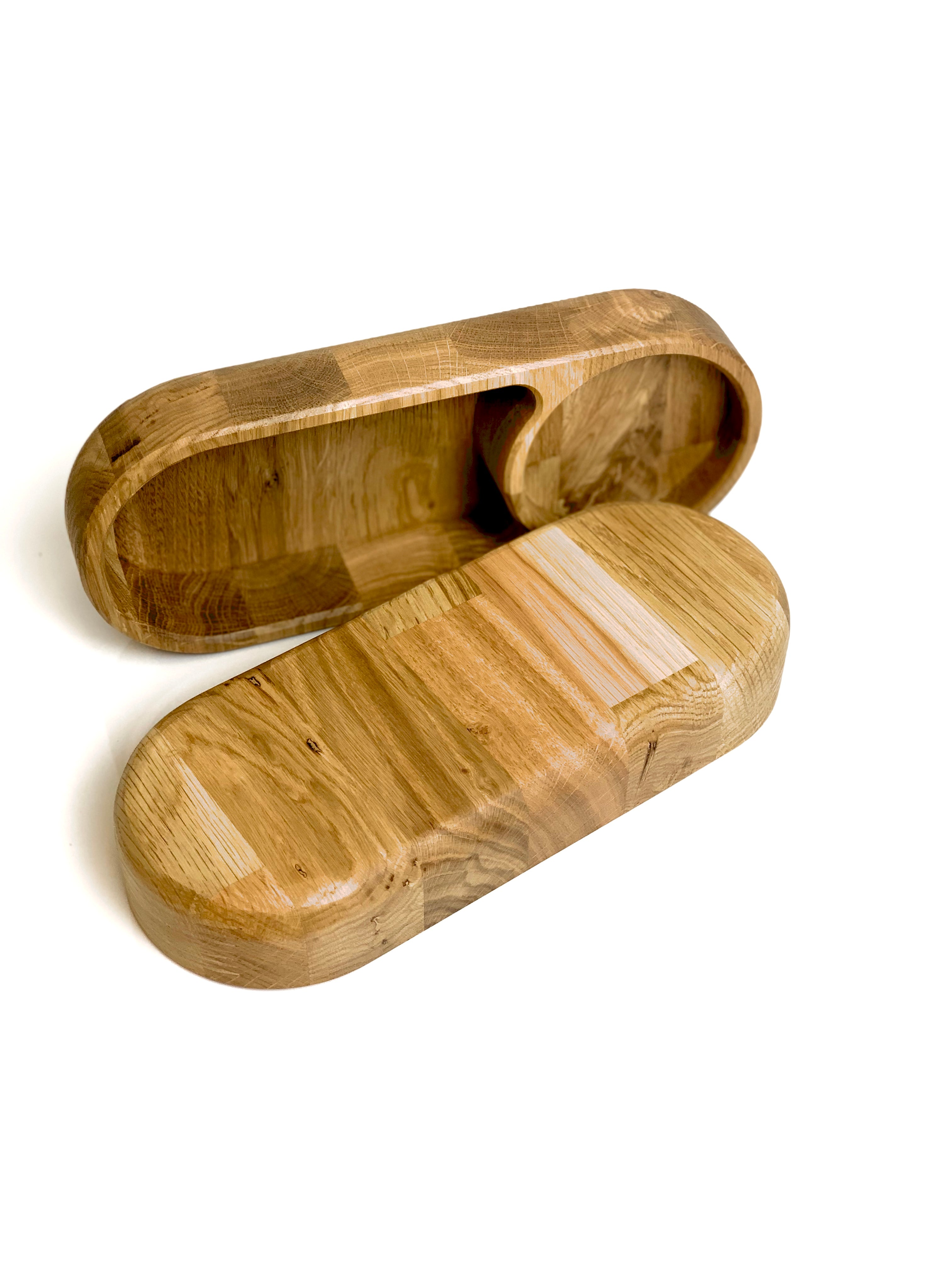 Dębowa taca na przekąski i kawę