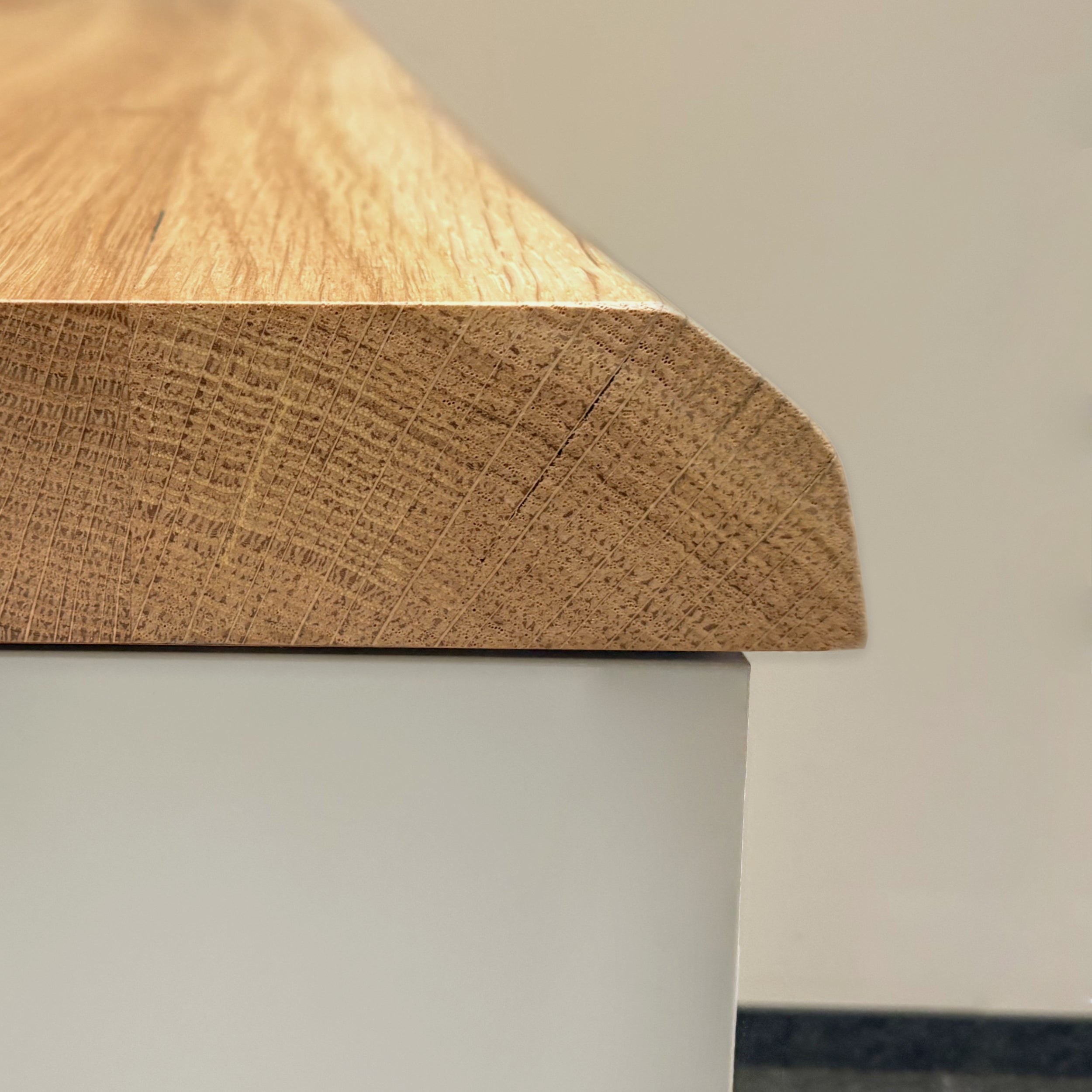 Blat kuchenny drewniany Dąb Premium lity lamela 80-90mm - Naturalna krawędź 3